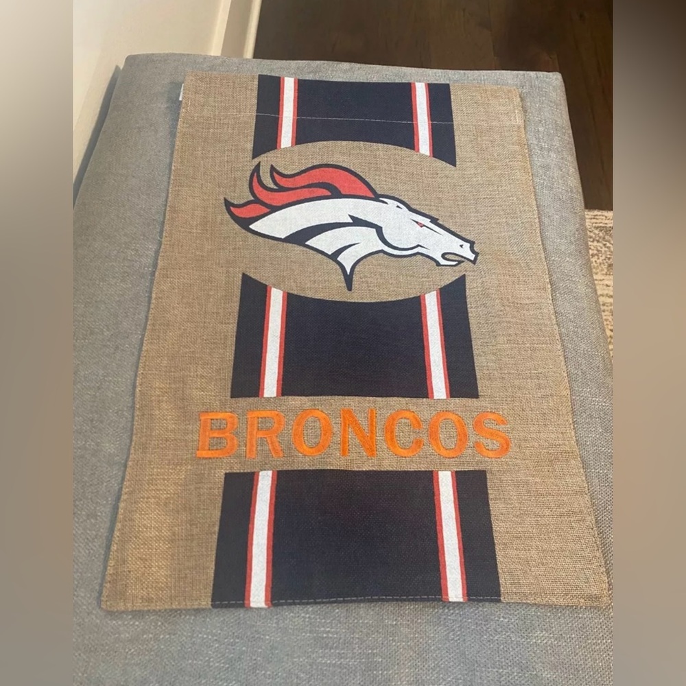 Denver Broncos Burlap Garden Flag EUC